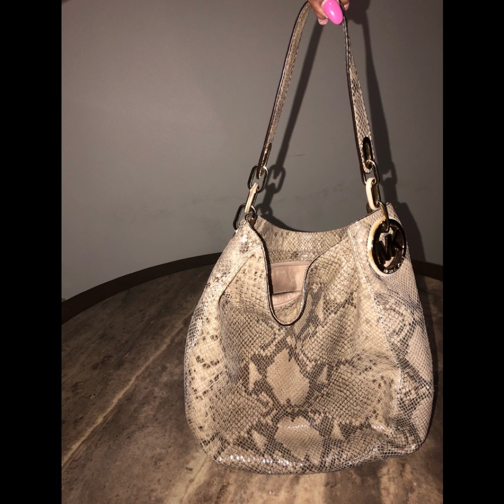 MICHAEL KORS SHOULDER BAG - Picture 2 of 6